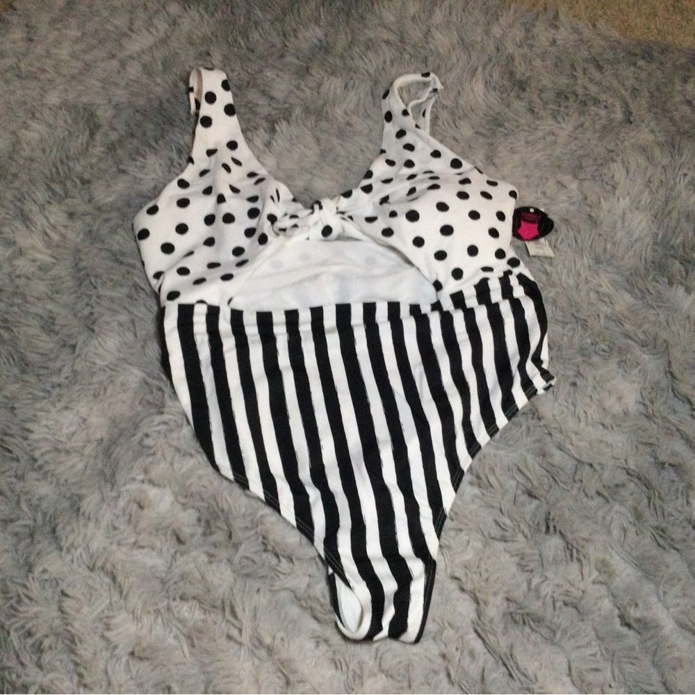 Bathing suit